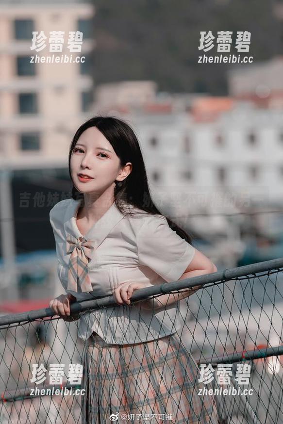 吉他妹妹写真合集：妍子坚不可摧的另一种弦乐奏响方式！