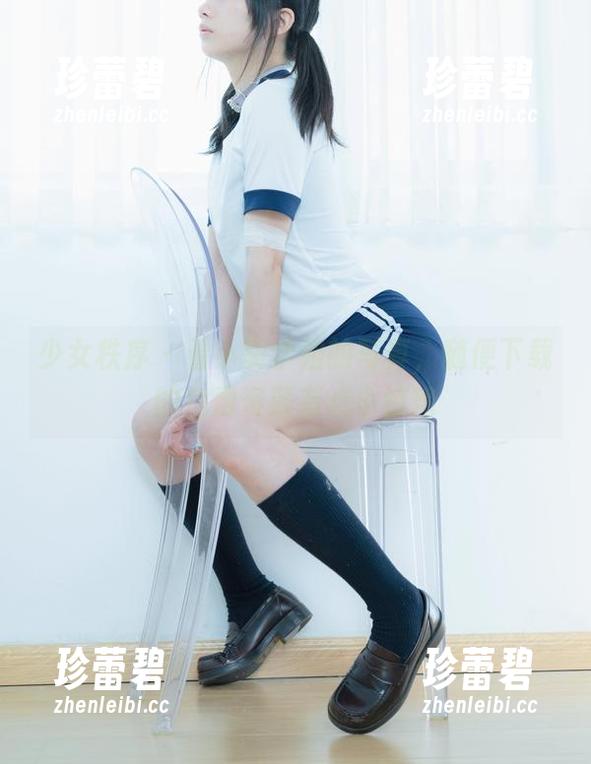 少女秩序 - 看小葵学姐的写真，随便下载的免费资源有点小惊艳