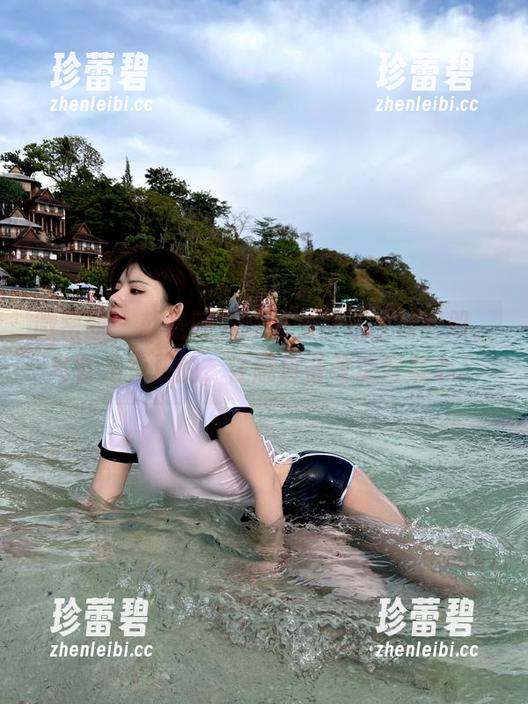 微密圈 - 就是阿朱啊的免费连衣裙图册，尽管是免费的，注意自备改造好奇心。