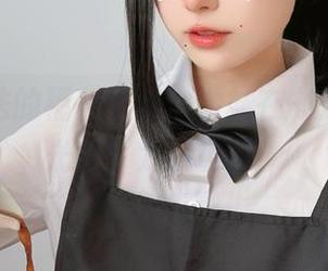布丁大法的福利写真，学妹在书海中焕发光彩，太职场了！