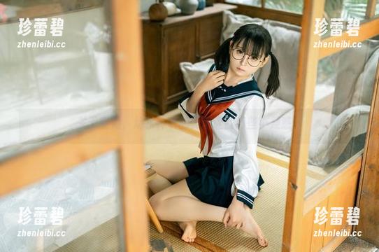 关于空姐，幼水铃衣的美图让我有些小疑惑。