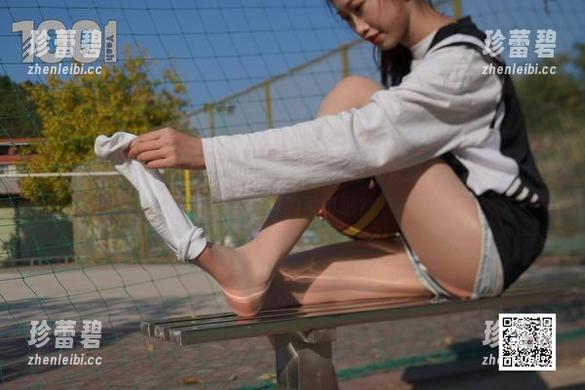 异思趣向 - 小宝把女孩的每一次在线瞬间都变成了不如意的九宫格，我说的没错吧？