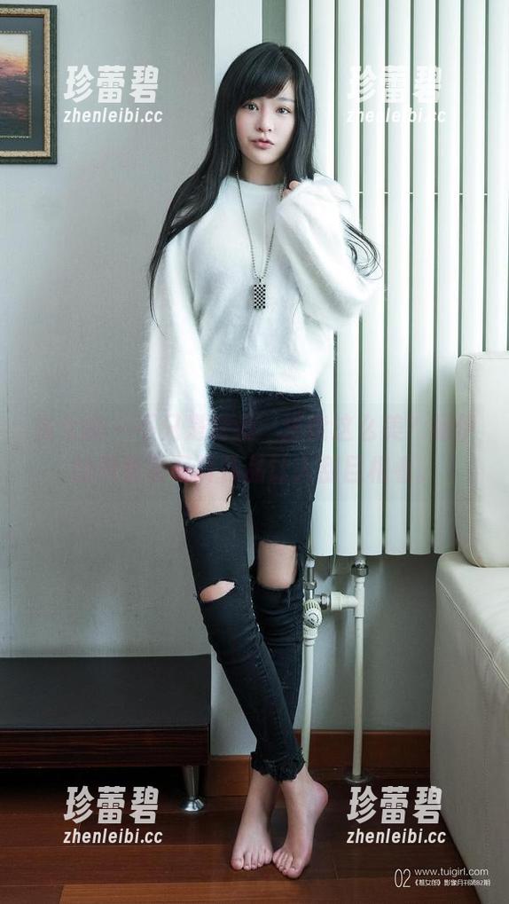 推女郎 - 不只是套装，还能这么美？杨伊的职业装写真作品让人刮目相看。