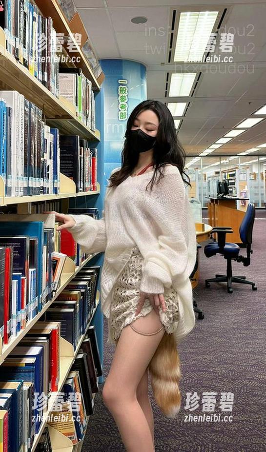 微密圈 - 是小逗逗的网盘人生：一双蕾丝黑丝袜如何改变了她的美学观？