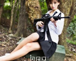 果团网 – 通灵儿的旗袍风情，图集下载好之后，大家是否也想试试这优雅的姿态呢？