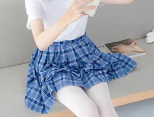 森萝财团 – 明星与牛仔裤的碰撞：在线小奶糕Milky该入哪个国籍才能驾驭这条裤子？