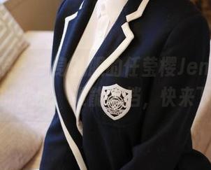 模范学院 – 一身礼服的任莹樱Jenny：网盘里的优雅，谁能抵挡，快来下载！
