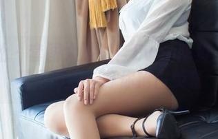 爱蜜社 – 套图大放送！Evon陈赞之的比基尼影院，等你抢占荧幕