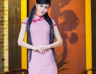 爱蜜社 – 莎莎Sasa又穿新套装，更新不更新这是一个问题……