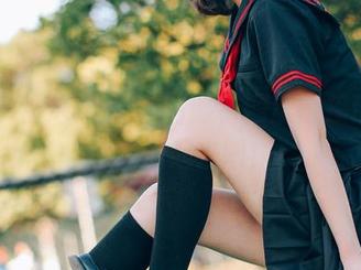 疯猫ss偶遇黑色JK制服，网盘链接带你游泳下载起来吧！