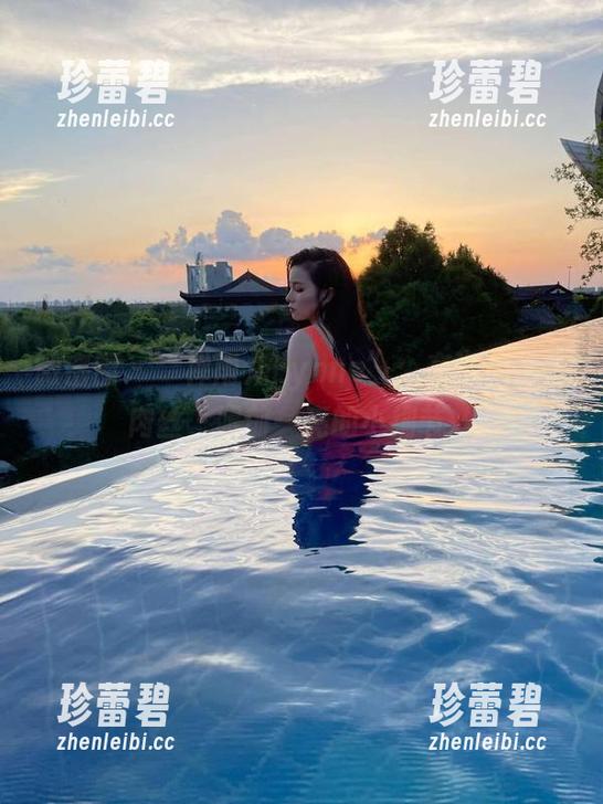 微密圈 - “禅雨儿Lynne”：高清里尽是肉丝，眼前一亮的小细节。