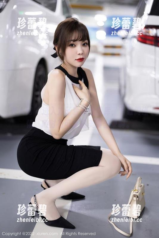 秀人网 - 进入方子萱黑丝图库，下载需谨慎，随时有可能被美丽击晕啊。