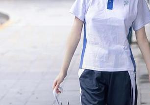 秀人网 – 明日花桃桃天台，静静地等待着我去观看她的无声宣言