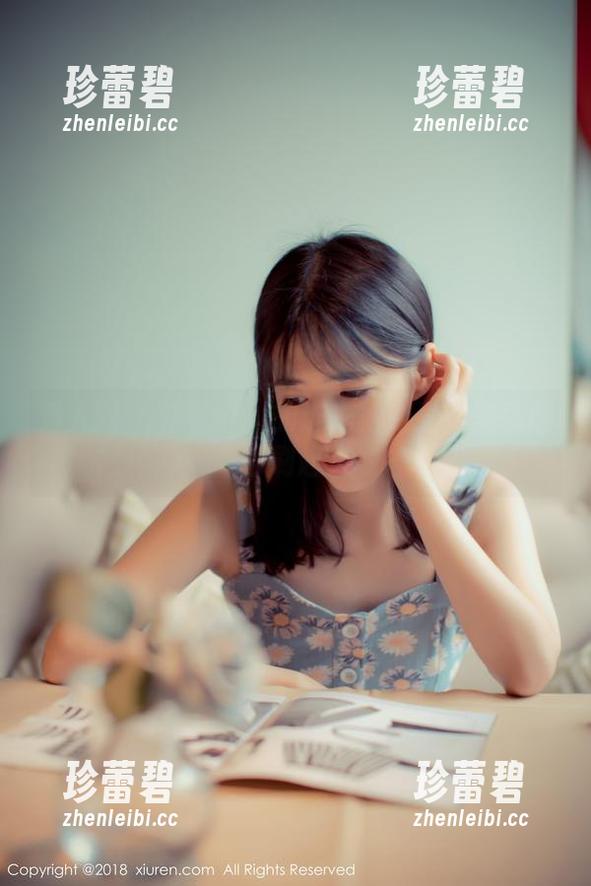 秀人网 - 糖豆sisi的连衣裙变身：美图图包刷起来