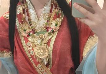 秋山AkI的棉袜写真，意外让人想起小时候的游戏