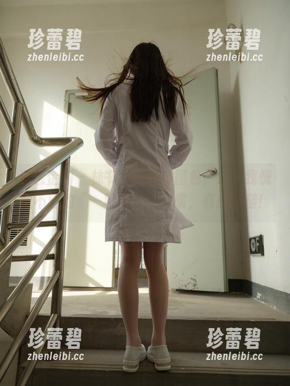 紧急企划 - 林书辞的美脚图包，给了我恍惚不已的“一秒钟”——哦，有点好腿！