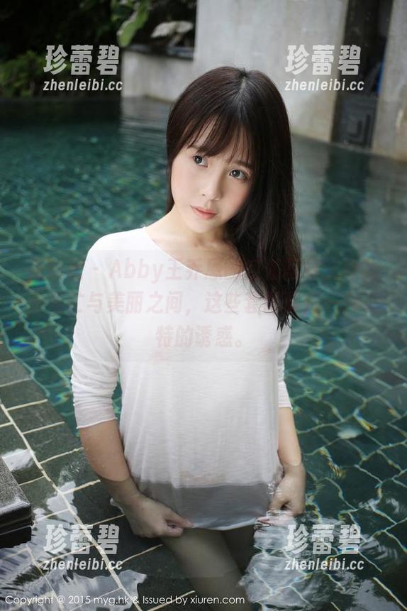 美媛馆 - Abby王乔恩的空姐写真，穿梭于繁忙与美丽之间，这些套图真是一种奇特的诱惑。