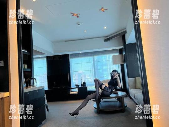 葛征 微密圈 - 高清图册:葛征的红皮衣之旅,刺激神经的小叛逆