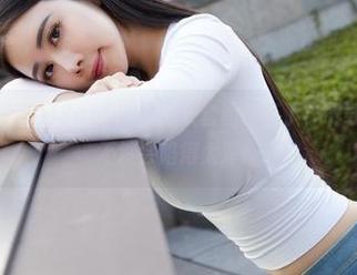 蜜桃社 – 被索菲娅Sophia的内衣套图种草了，下载前要小心，不然会陷得太深！