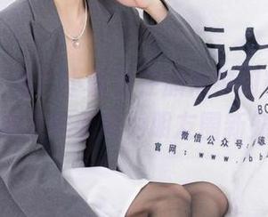 袜啵啵 – 看！小甜豆在旗袍中闪耀，免费图册注定要成为朋友圈新宠。