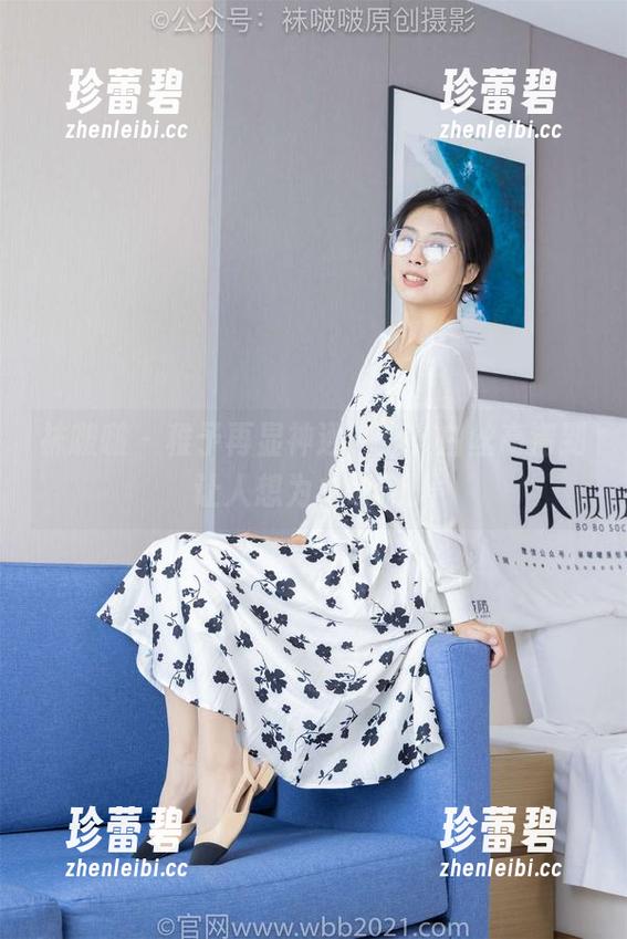 袜啵啵 - 稚予再显神通，油亮白丝高清到让人想为之琐碎！