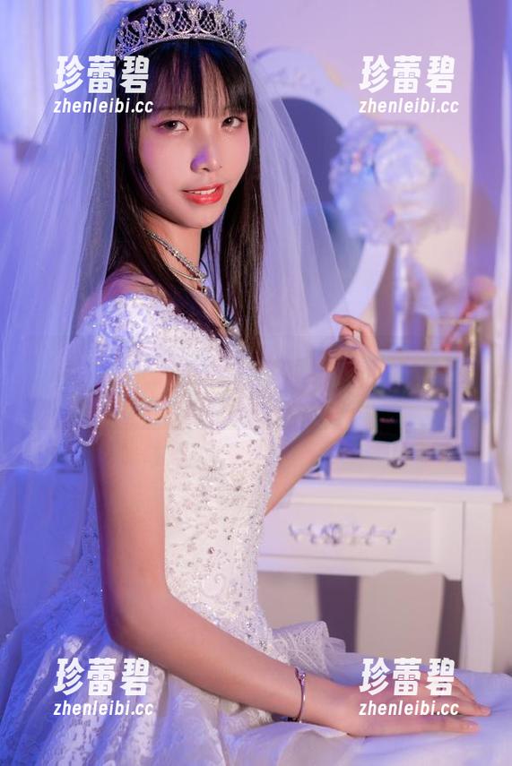西瓜少女的运动合集：真心希望她的衣服别再滑落了。