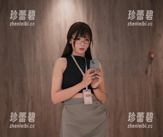 轩萧学姐的丝袜图片，竟然能在那条腿上跳舞？