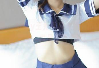青豆客 – Abby王乔恩和姐姐，排队等美图更新，真是想看个够！