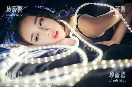 青豆客 - 资源分享：小九Vin的女孩写真，快来瞧瞧这画风