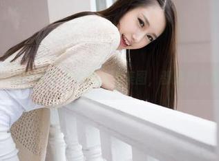 魅妍社 – 每一张李梓熙的泳池美图，都是对太阳的挑衅