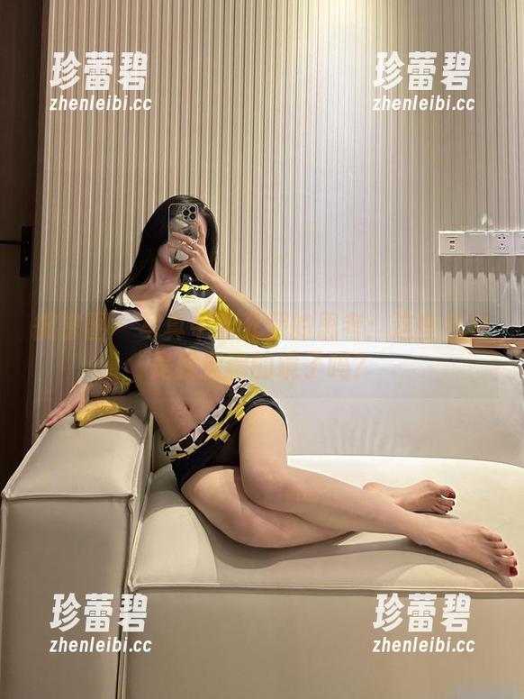 黎允熙 微密圈 - 写真中黎允熙的思考:这些礼物是我灵魂的镜子吗?