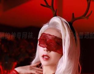 黑白御猫的神奇网袜，分享高清而不太普通的视角。